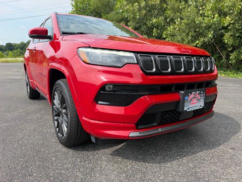 Used 2022 Jeep Compass Limited w/ (RED) Package AWD/4WD image 4