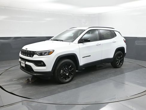 New 2026 Jeep Compass Latitude image 34