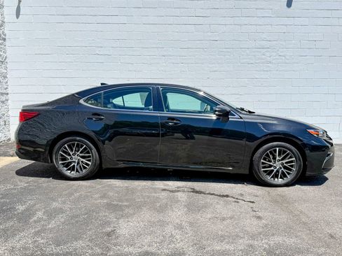 Used 2017 Lexus ES 350 w/ Luxury Package FWD image 5