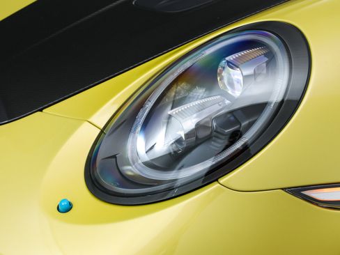 Used 2018 Porsche 911 GT2 RS image 12