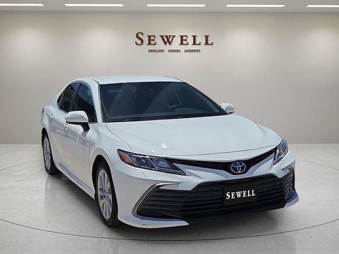 Used 2022 Toyota Camry LE FWD image 7