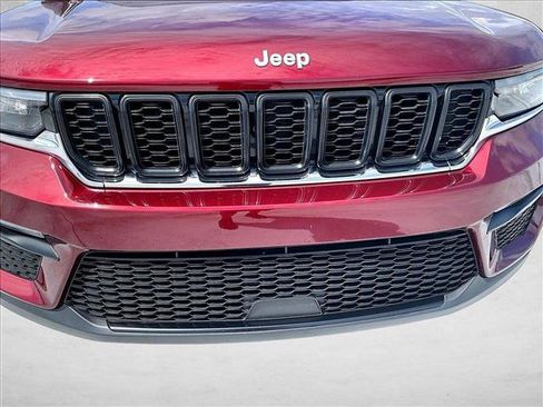 Used 2024 Jeep Grand Cherokee Limited w/ Trailer Tow Package AWD/4WD image 30