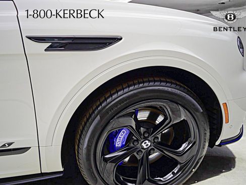 New 2025 Bentley Bentayga image 17