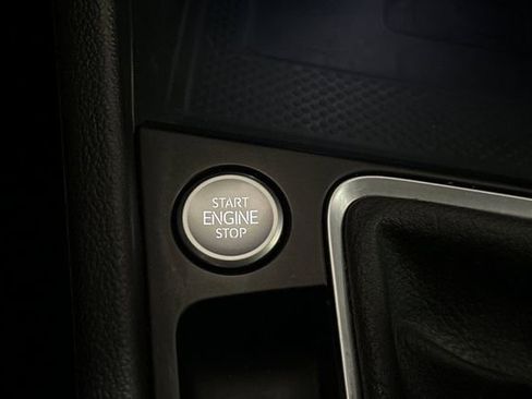 Used 2022 Volkswagen Jetta GLI Autobahn image 25