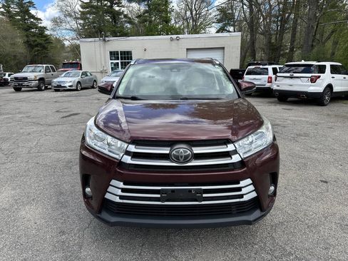 Used 2017 Toyota Highlander XLE AWD/4WD image 2