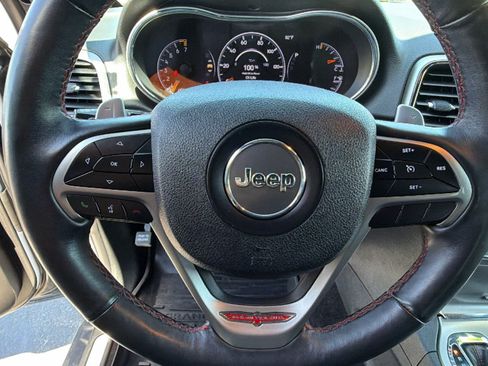Used 2018 Jeep Grand Cherokee Trailhawk w/ Trailhawk Luxury Group AWD/4WD image 18