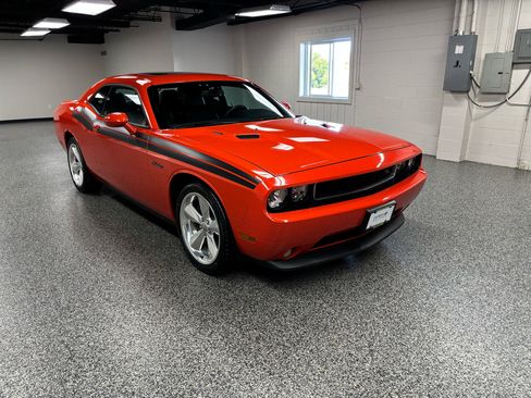 Used 2013 Dodge Challenger R/T image 3
