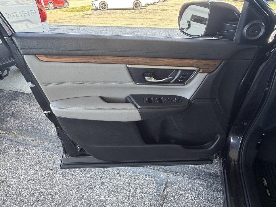 Used 2019 Honda CR-V Touring image 11