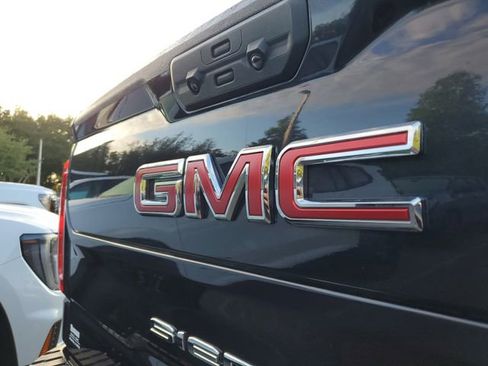 Used 2024 GMC Sierra 1500 AT4 w/ Technology Package AWD/4WD image 6