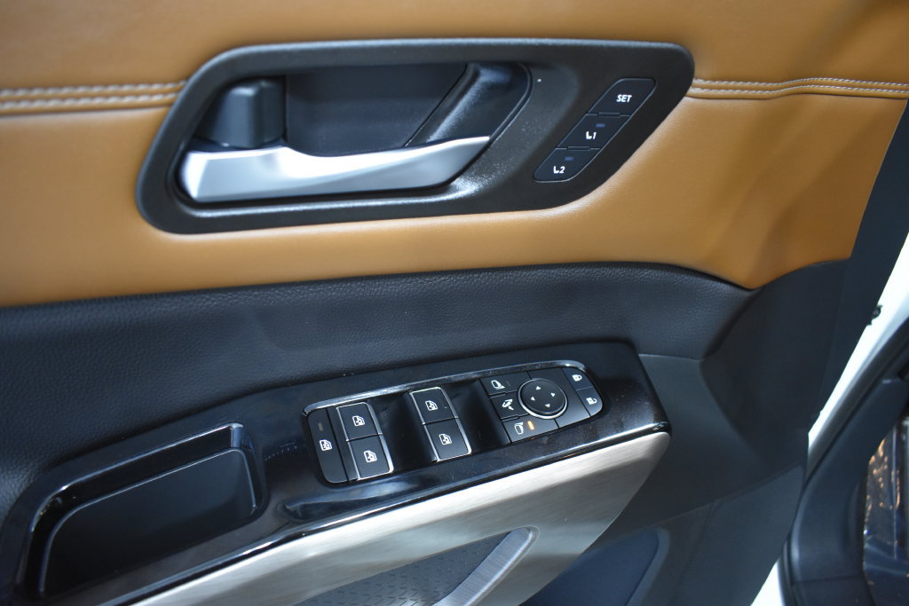 Certified 2024 Nissan Pathfinder Platinum AWD/4WD image 16