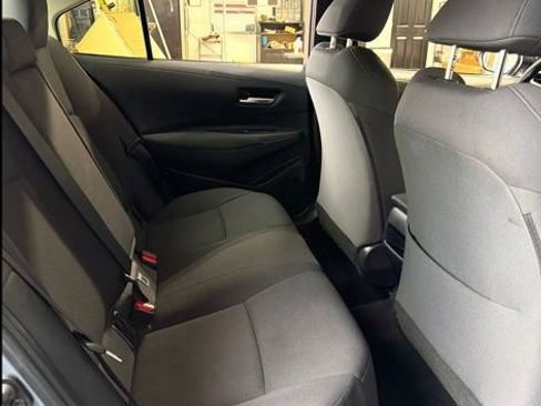 Used 2021 Toyota Corolla LE image 5
