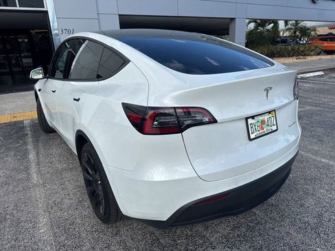Used 2023 Tesla Model Y Long Range image 11
