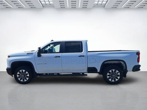 Used 2025 Chevrolet Silverado 2500 Custom w/ Custom Value Package AWD/4WD image 7