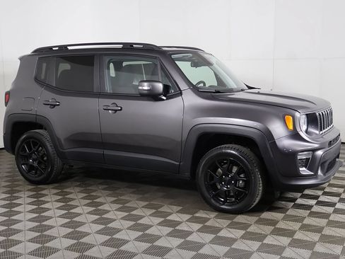 Used 2020 Jeep Renegade Altitude AWD/4WD image 11