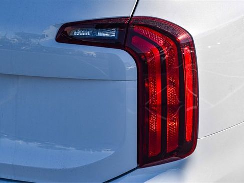 New 2025 Kia Telluride LX image 9