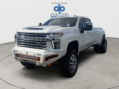 Used 2022 Chevrolet Silverado 3500 LTZ w/ LTZ Plus Package image 2