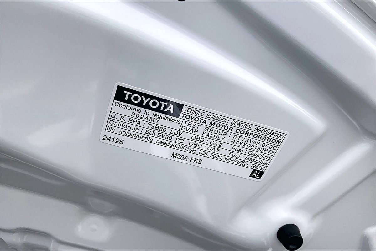 Used 2024 Toyota Corolla SE w/ SE Package FWD image 30