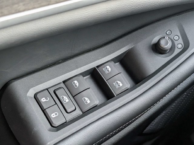 New 2027 Jeep Grand Cherokee Altitude RWD image 25