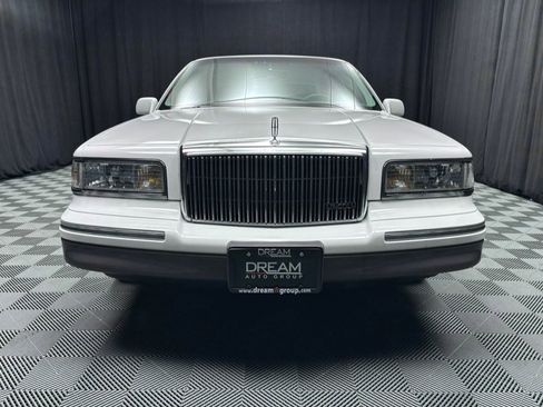 Used 1997 Lincoln Town Car Signature image 11