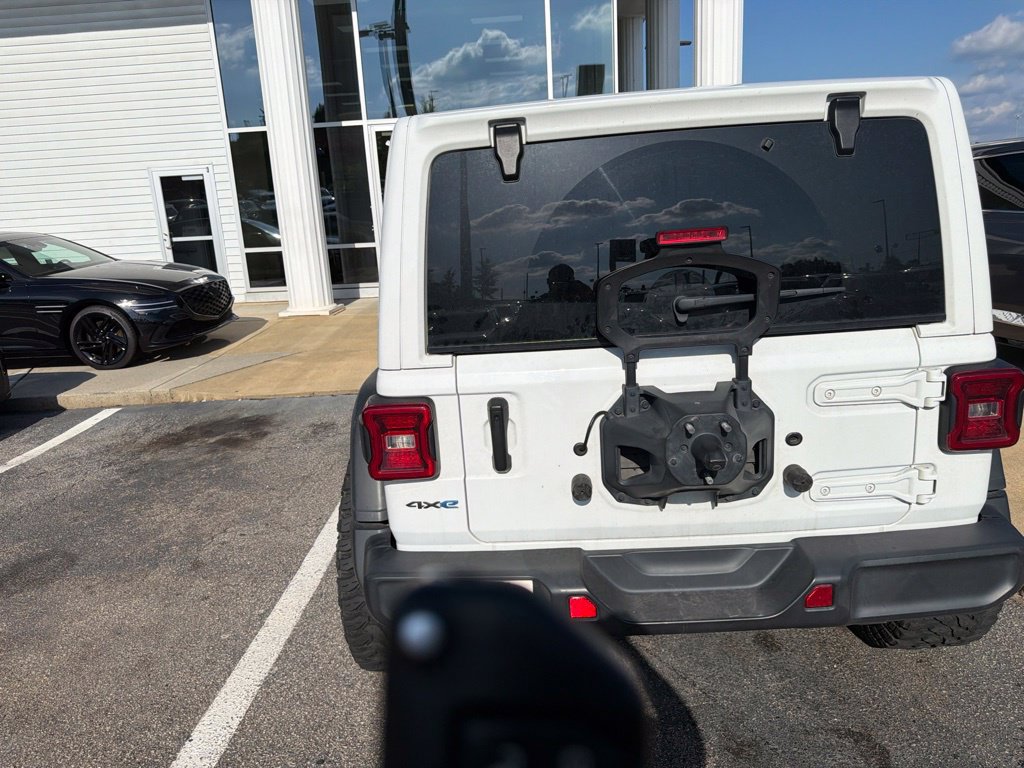 Used 2022 Jeep Wrangler Unlimited Rubicon 4xe w/ Dual Top Group AWD/4WD image 4