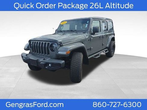 Used 2021 Jeep Wrangler Unlimited Sahara image 3
