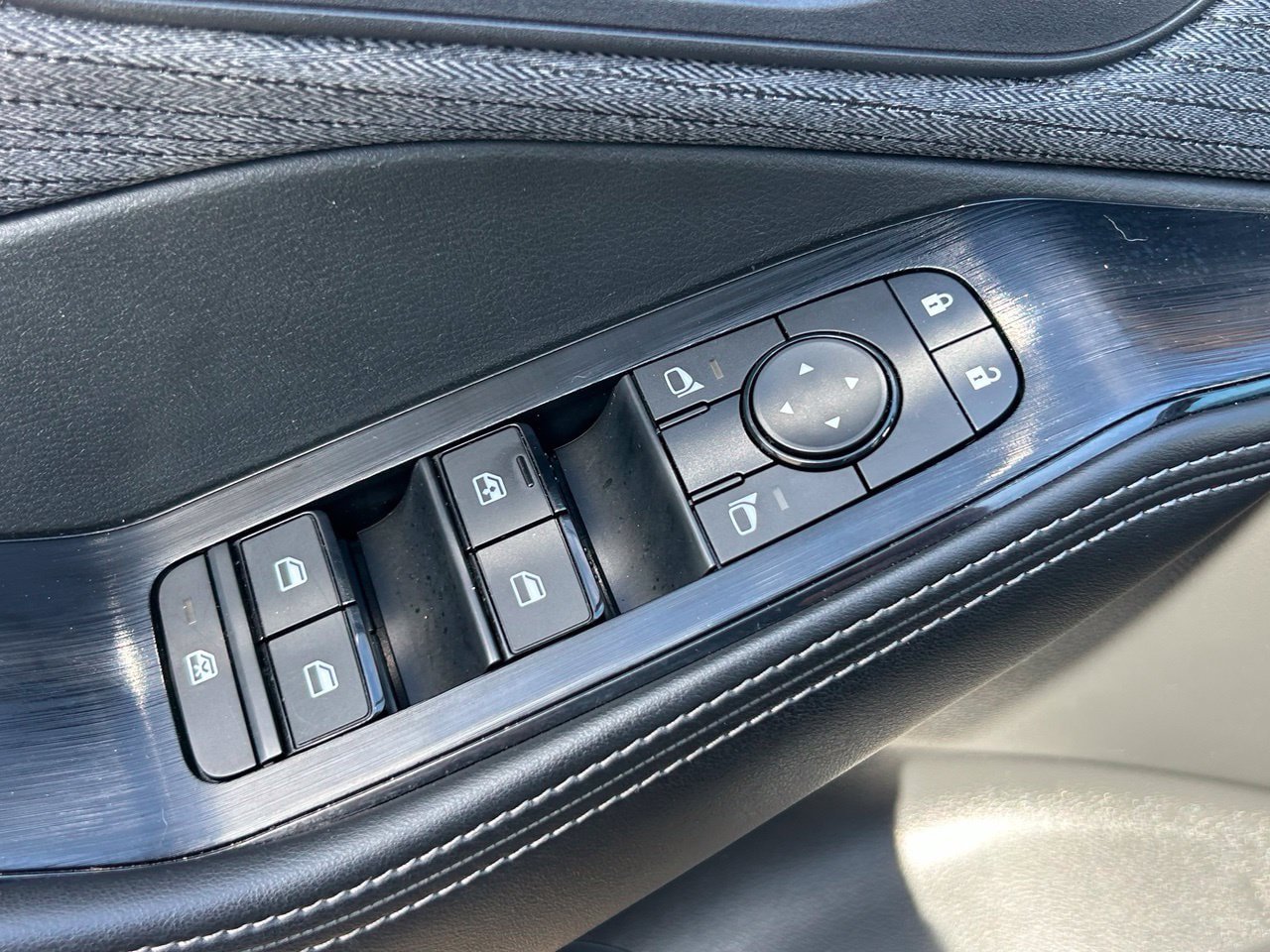 Certified 2023 Nissan Rogue SV FWD image 27