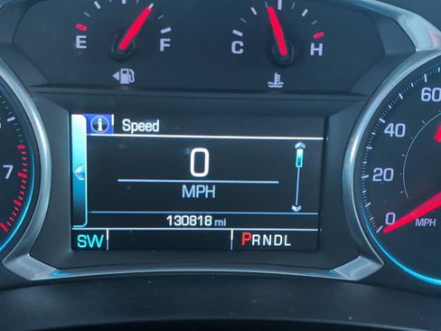Used 2018 Chevrolet Traverse LT FWD image 18