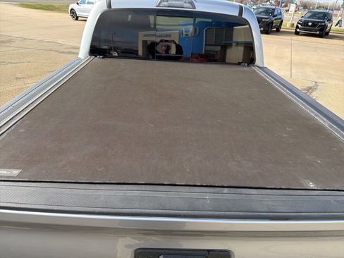 Used 2019 Toyota Tacoma TRD Off-Road image 21