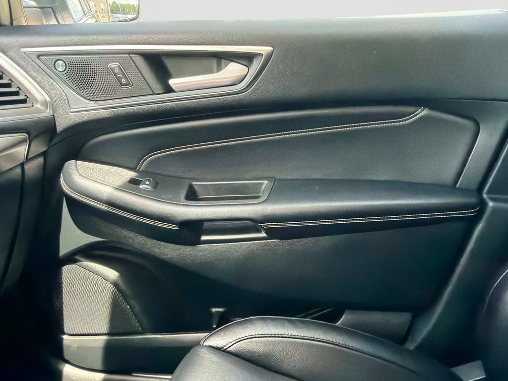 Used 2022 Ford Edge Titanium AWD/4WD image 23