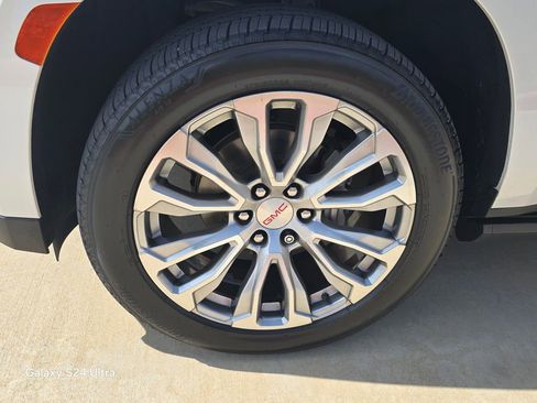 Used 2022 GMC Yukon Denali image 9