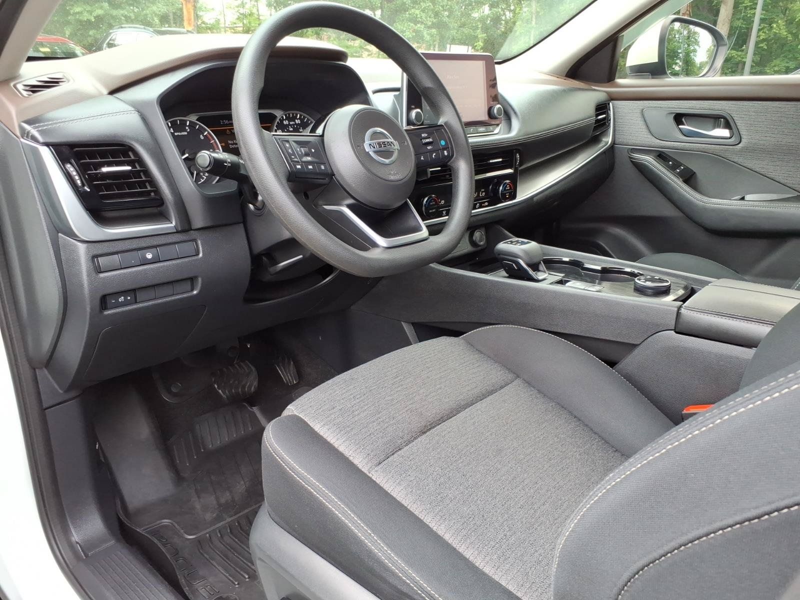 Used 2021 Nissan Rogue SV AWD/4WD image 13