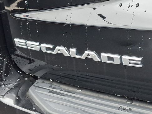 Certified 2023 Cadillac Escalade Premium Luxury AWD/4WD image 34