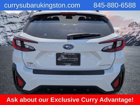 Used 2025 Subaru Crosstrek 2.0i Premium image 4