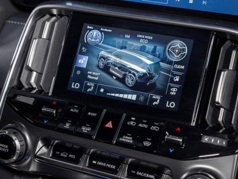 Used 2026 Lexus LX 600 4WD w/ Accessory Package (2T) image 22