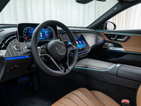 New 2026 Mercedes-Benz E 450 4MATIC Sedan image 12