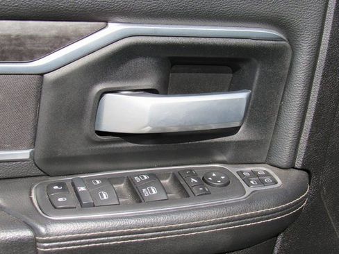 Used 2024 RAM 3500 Big Horn image 16