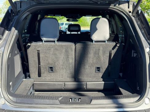 Used 2025 Ford Explorer ST-Line w/ ST-Line Street Pack AWD/4WD image 8