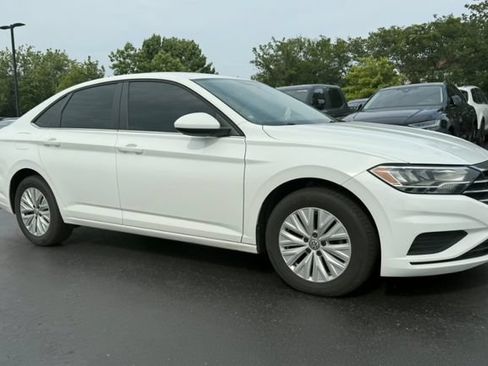 Used 2019 Volkswagen Jetta S w/ Driver Assistance Package FWD image 3
