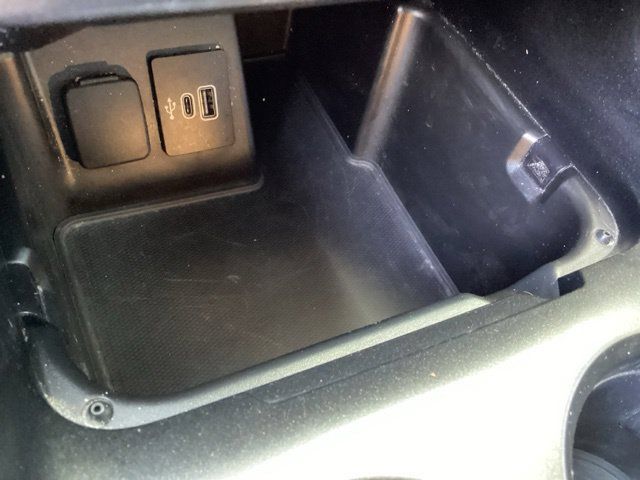 Used 2025 Ford Explorer Active AWD/4WD image 32