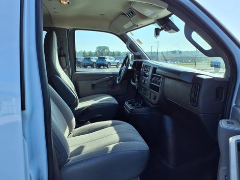 Used 2024 Chevrolet Express 3500 LT w/ LT Preferred Equipment Group image 20
