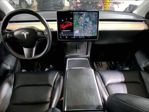 Used 2021 Tesla Model Y Long Range image 15