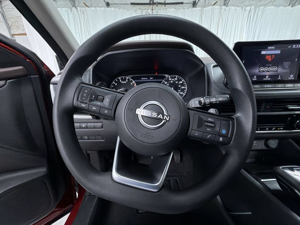 Used 2023 Nissan Rogue SV AWD/4WD image 9