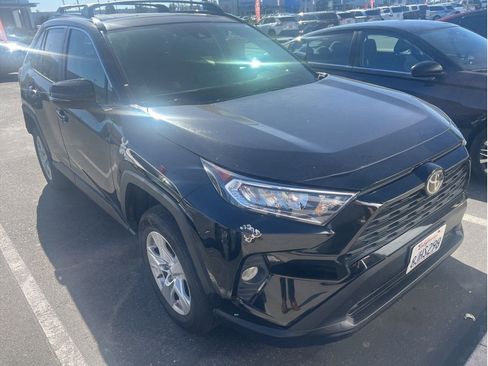 Certified 2019 Toyota RAV4 XLE w/ Carpet Mat Package image 3