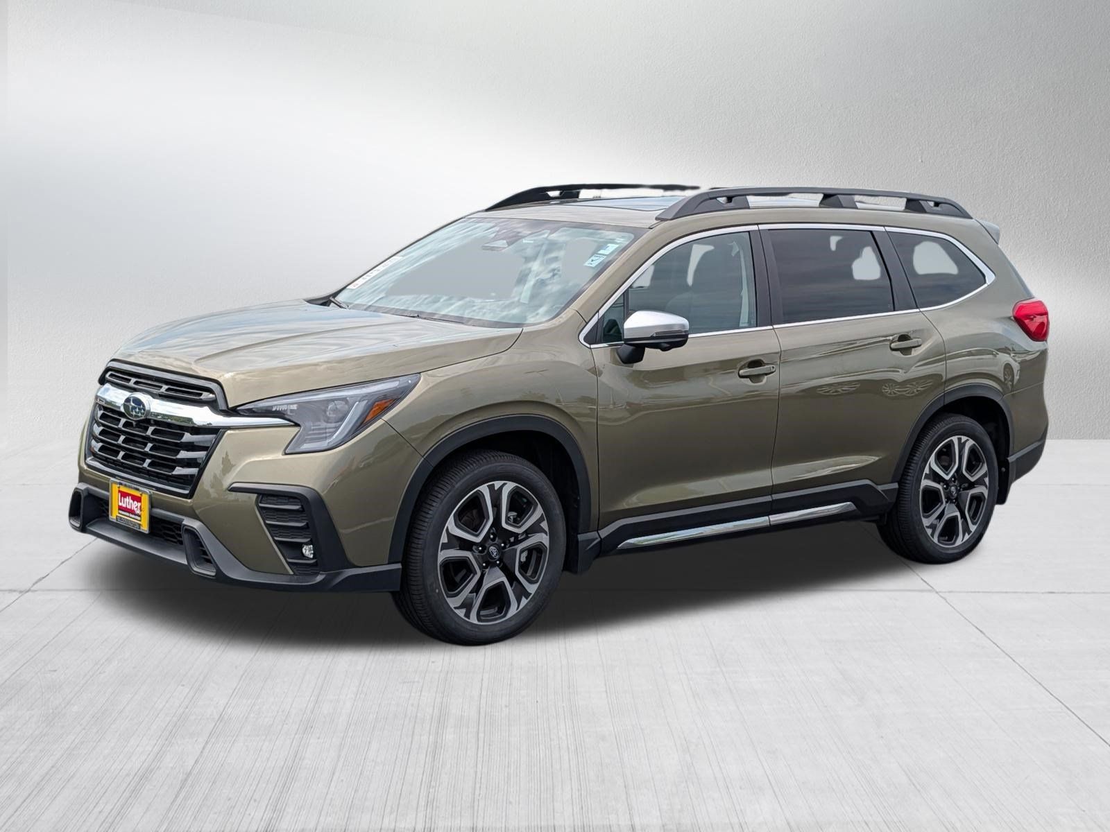 Used 2023 Subaru Ascent Limited w/ Technology Package AWD/4WD image 3