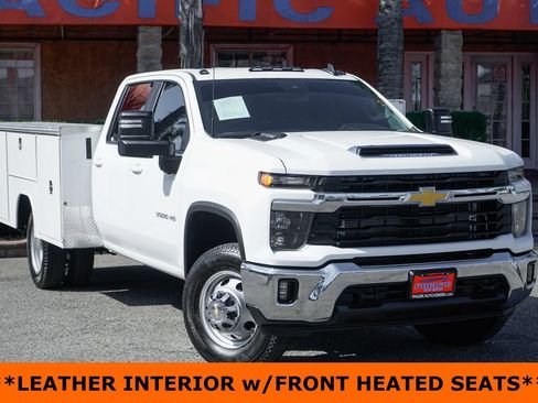 Used 2025 Chevrolet Silverado 3500 LT w/ Convenience Package AWD/4WD image 2