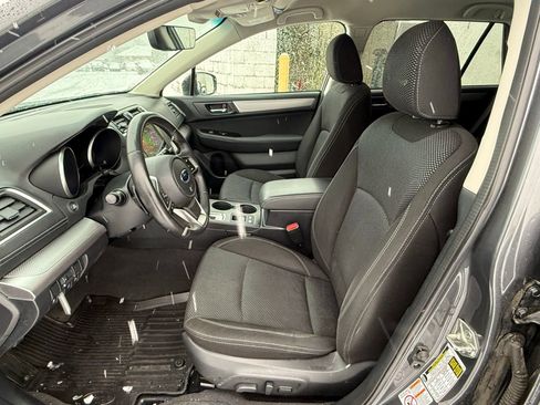 Used 2019 Subaru Outback 2.5i Premium image 12