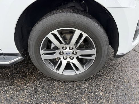 Used 2022 Ford Expedition Max Limited image 38
