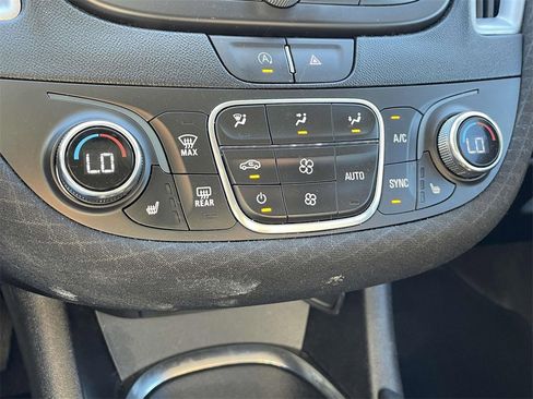 Used 2024 Chevrolet Malibu LT image 21