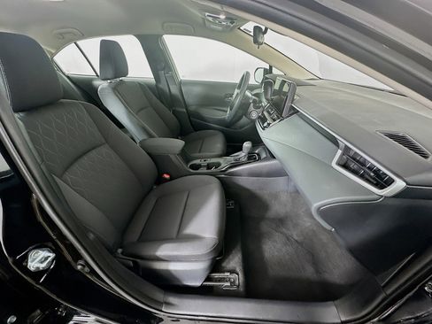 Used 2025 Toyota Corolla LE image 30