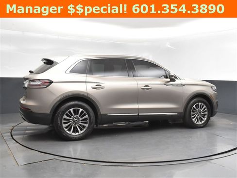 Used 2020 Lincoln Nautilus FWD w/ Equipment Group 101A image 8